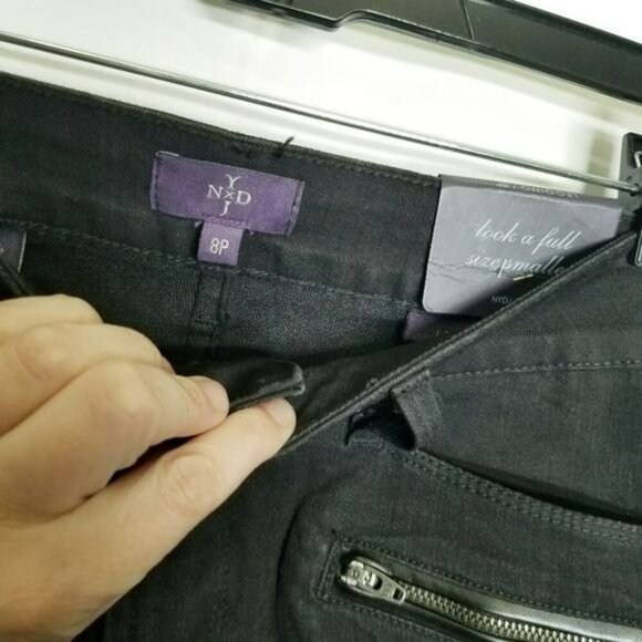 NYDJ NWT Black Skinny Leggings Ski‎ Zipper Pockets Petite Jeggings Size 8P - Picture 4 of 10